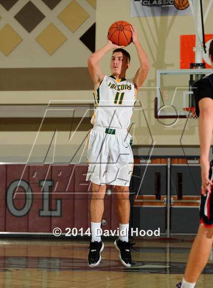 Thumbnail 3 in Brentwood School vs. Foss (MaxPreps Holiday Classic) photogallery.