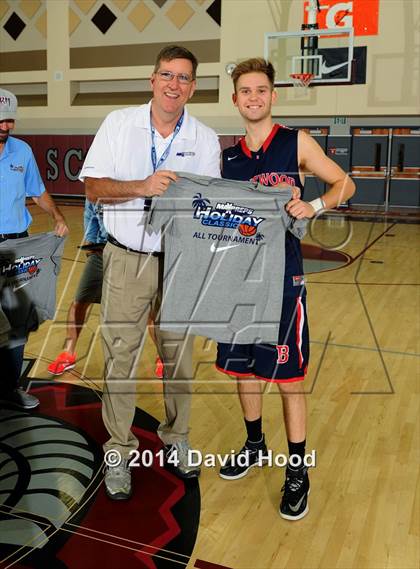 Thumbnail 3 in Brentwood School vs. Foss (MaxPreps Holiday Classic) photogallery.