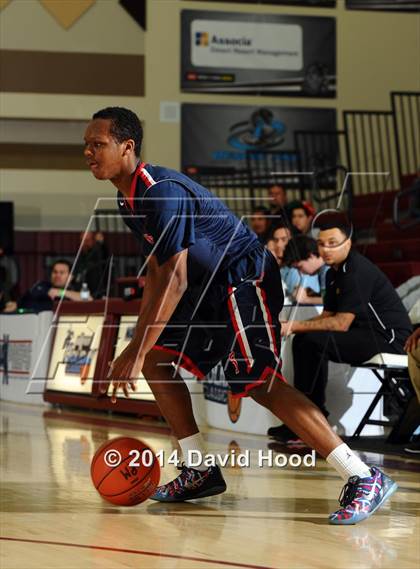 Thumbnail 3 in Brentwood School vs. Foss (MaxPreps Holiday Classic) photogallery.