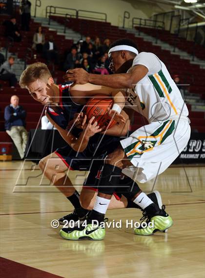 Thumbnail 1 in Brentwood School vs. Foss (MaxPreps Holiday Classic) photogallery.