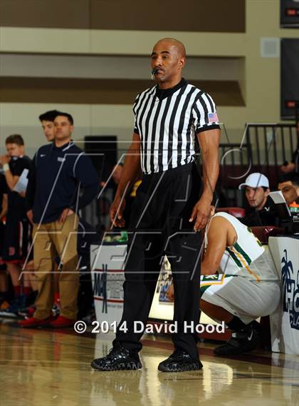 Thumbnail 2 in Brentwood School vs. Foss (MaxPreps Holiday Classic) photogallery.