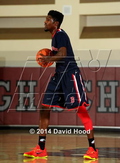 Thumbnail 1 in Brentwood School vs. Foss (MaxPreps Holiday Classic) photogallery.
