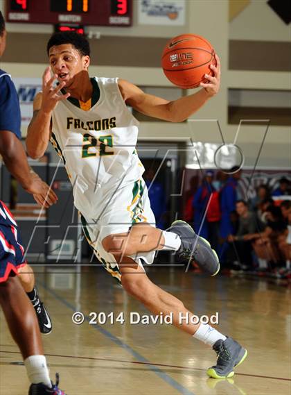 Thumbnail 2 in Brentwood School vs. Foss (MaxPreps Holiday Classic) photogallery.