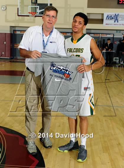 Thumbnail 1 in Brentwood School vs. Foss (MaxPreps Holiday Classic) photogallery.
