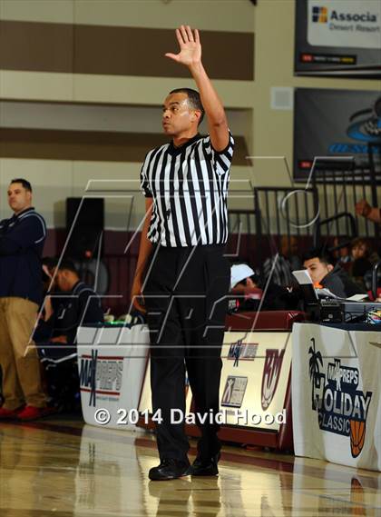 Thumbnail 3 in Brentwood School vs. Foss (MaxPreps Holiday Classic) photogallery.