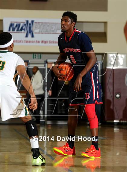Thumbnail 2 in Brentwood School vs. Foss (MaxPreps Holiday Classic) photogallery.