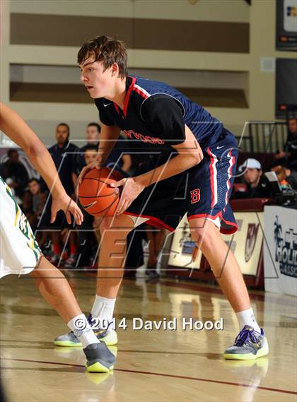 Thumbnail 1 in Brentwood School vs. Foss (MaxPreps Holiday Classic) photogallery.