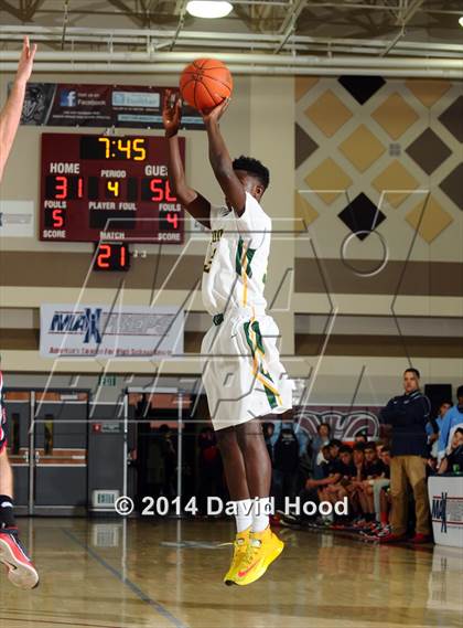 Thumbnail 2 in Brentwood School vs. Foss (MaxPreps Holiday Classic) photogallery.
