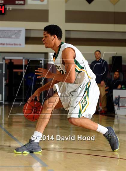 Thumbnail 3 in Brentwood School vs. Foss (MaxPreps Holiday Classic) photogallery.