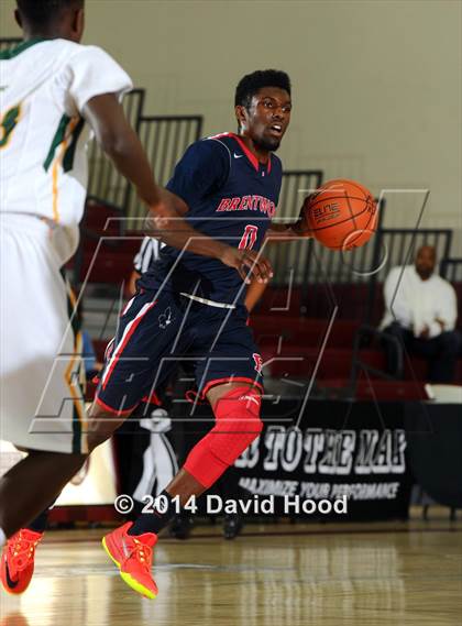 Thumbnail 3 in Brentwood School vs. Foss (MaxPreps Holiday Classic) photogallery.