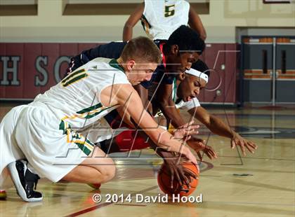 Thumbnail 3 in Brentwood School vs. Foss (MaxPreps Holiday Classic) photogallery.