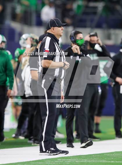 Thumbnail 3 in Westlake vs. Southlake Carroll (UIL 6A Division 1 Final) photogallery.