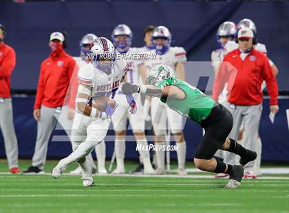 Thumbnail 2 in Westlake vs. Southlake Carroll (UIL 6A Division 1 Final) photogallery.
