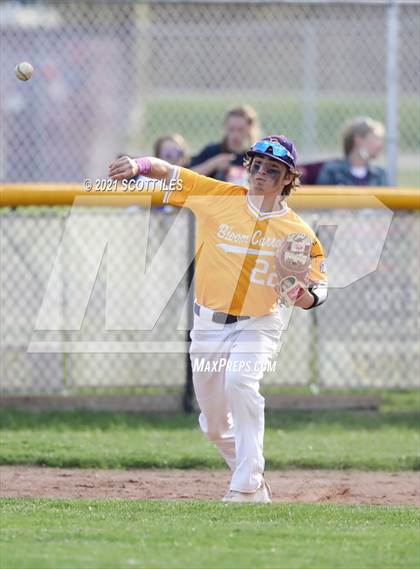 Thumbnail 2 in Liberty Union vs Bloom-Carroll photogallery.