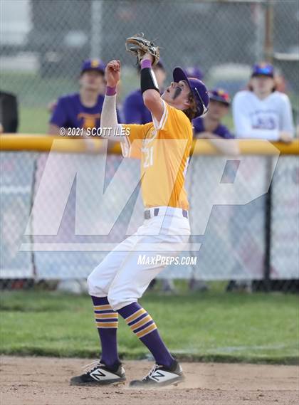 Thumbnail 2 in Liberty Union vs Bloom-Carroll photogallery.
