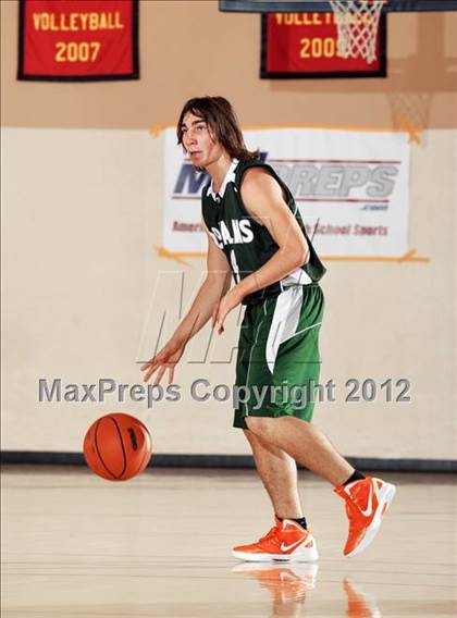 Thumbnail 2 in Twentynine Palms vs. Thousand Oaks (MaxPreps Holiday Classic) photogallery.