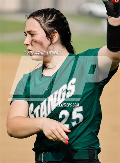 Thumbnail 3 in Bishop Brossart vs Campbell Co. (37th District Championship) photogallery.