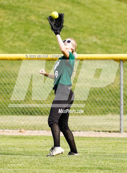 Thumbnail 3 in Bishop Brossart vs Campbell Co. (37th District Championship) photogallery.