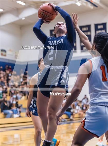 Thumbnail 1 in Campbell vs Waiakea (HHSAA D1 Quarterfinal Playoff) photogallery.