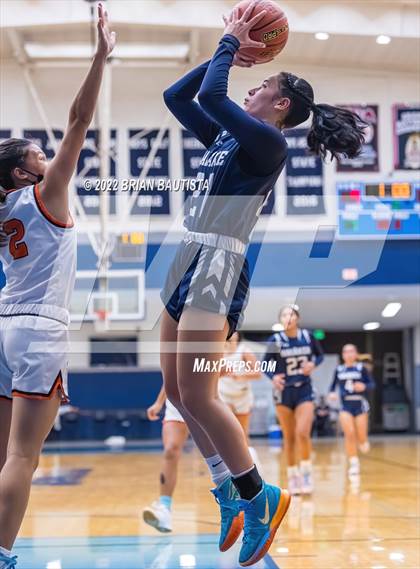 Thumbnail 3 in Campbell vs Waiakea (HHSAA D1 Quarterfinal Playoff) photogallery.