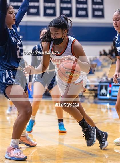 Thumbnail 1 in Campbell vs Waiakea (HHSAA D1 Quarterfinal Playoff) photogallery.