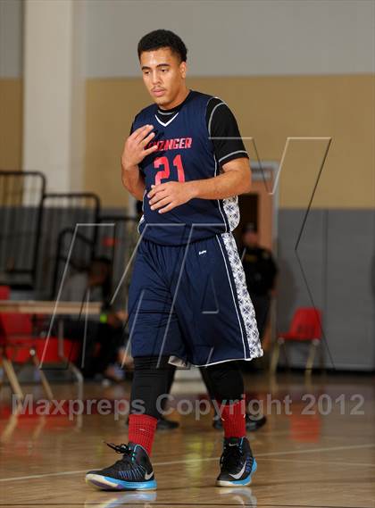 Thumbnail 1 in Leuzinger vs. Orange Lutheran (MaxPreps Holiday Classic) photogallery.