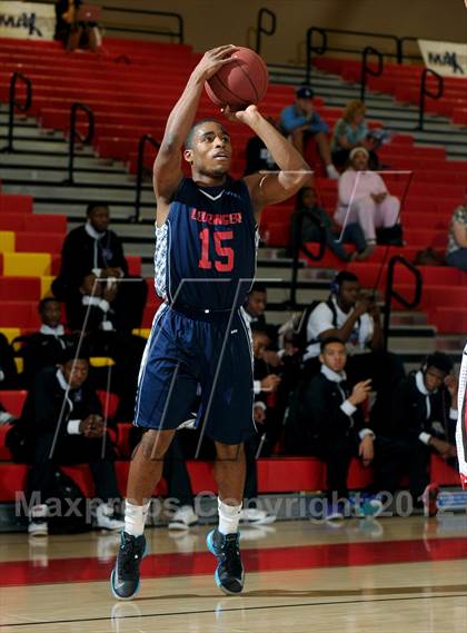 Thumbnail 2 in Leuzinger vs. Orange Lutheran (MaxPreps Holiday Classic) photogallery.