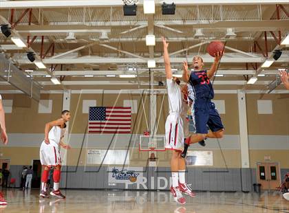 Thumbnail 2 in Leuzinger vs. Orange Lutheran (MaxPreps Holiday Classic) photogallery.