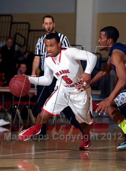 Thumbnail 2 in Leuzinger vs. Orange Lutheran (MaxPreps Holiday Classic) photogallery.