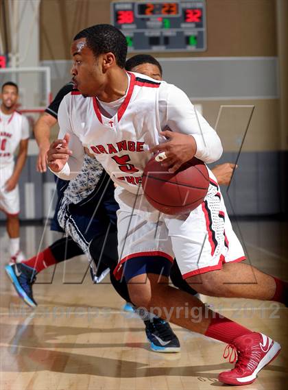 Thumbnail 3 in Leuzinger vs. Orange Lutheran (MaxPreps Holiday Classic) photogallery.