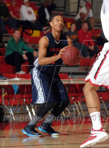 Thumbnail 2 in Leuzinger vs. Orange Lutheran (MaxPreps Holiday Classic) photogallery.