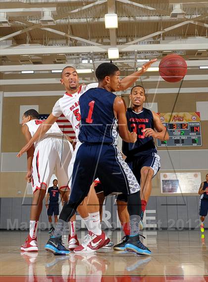 Thumbnail 1 in Leuzinger vs. Orange Lutheran (MaxPreps Holiday Classic) photogallery.