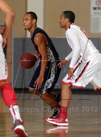 Thumbnail 2 in Leuzinger vs. Orange Lutheran (MaxPreps Holiday Classic) photogallery.
