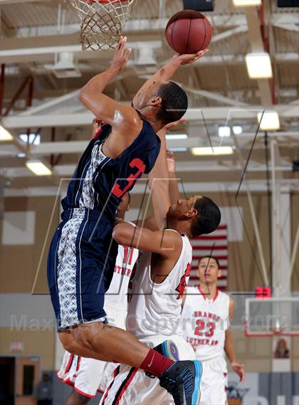 Thumbnail 3 in Leuzinger vs. Orange Lutheran (MaxPreps Holiday Classic) photogallery.
