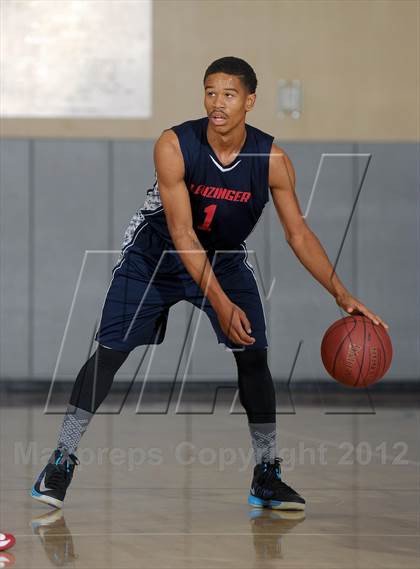 Thumbnail 2 in Leuzinger vs. Orange Lutheran (MaxPreps Holiday Classic) photogallery.