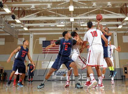 Thumbnail 1 in Leuzinger vs. Orange Lutheran (MaxPreps Holiday Classic) photogallery.