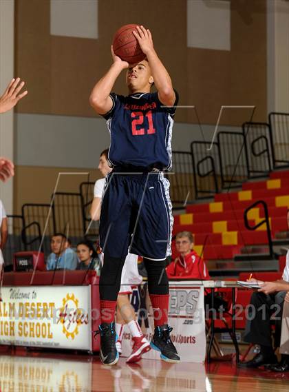 Thumbnail 3 in Leuzinger vs. Orange Lutheran (MaxPreps Holiday Classic) photogallery.