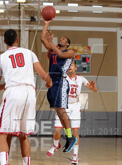 Thumbnail 2 in Leuzinger vs. Orange Lutheran (MaxPreps Holiday Classic) photogallery.