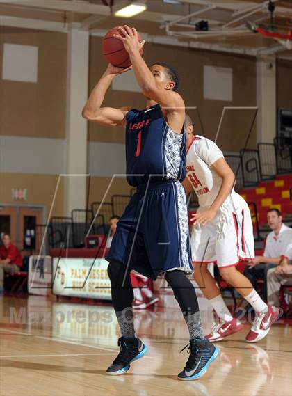 Thumbnail 1 in Leuzinger vs. Orange Lutheran (MaxPreps Holiday Classic) photogallery.