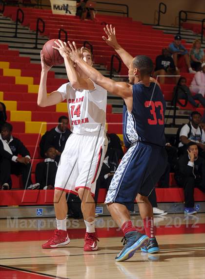Thumbnail 1 in Leuzinger vs. Orange Lutheran (MaxPreps Holiday Classic) photogallery.