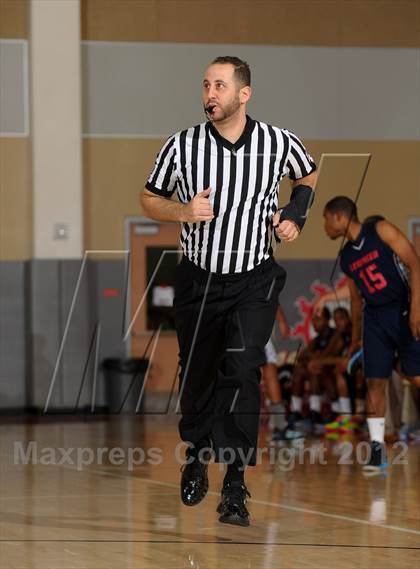 Thumbnail 3 in Leuzinger vs. Orange Lutheran (MaxPreps Holiday Classic) photogallery.