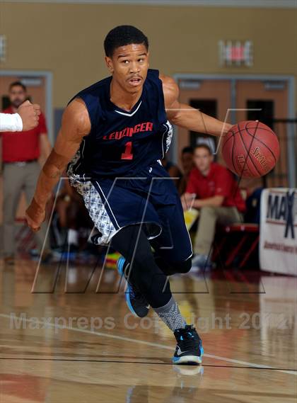 Thumbnail 2 in Leuzinger vs. Orange Lutheran (MaxPreps Holiday Classic) photogallery.