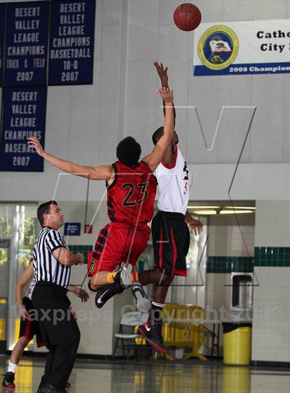 Thumbnail 2 in Palm Desert vs Palm Springs (MaxPreps Holiday Classic) photogallery.
