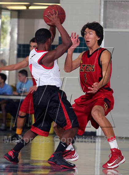 Thumbnail 2 in Palm Desert vs Palm Springs (MaxPreps Holiday Classic) photogallery.