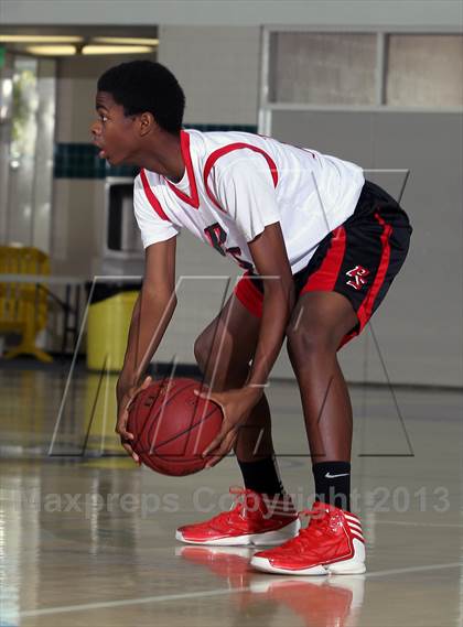Thumbnail 3 in Palm Desert vs Palm Springs (MaxPreps Holiday Classic) photogallery.