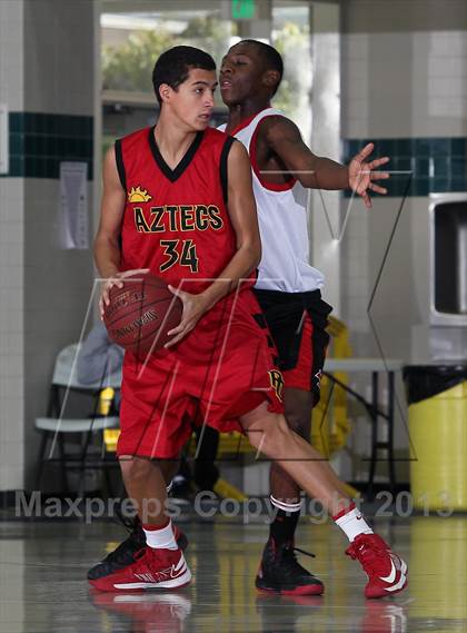 Thumbnail 2 in Palm Desert vs Palm Springs (MaxPreps Holiday Classic) photogallery.