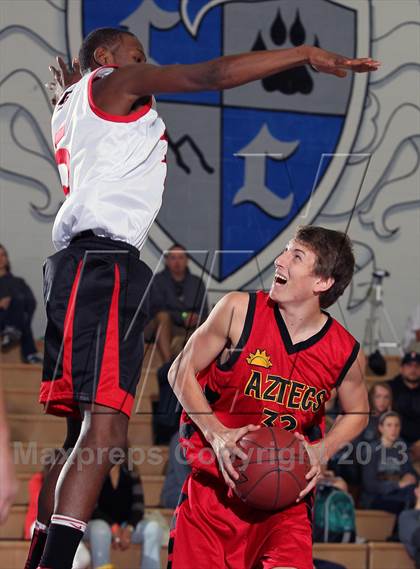 Thumbnail 2 in Palm Desert vs Palm Springs (MaxPreps Holiday Classic) photogallery.