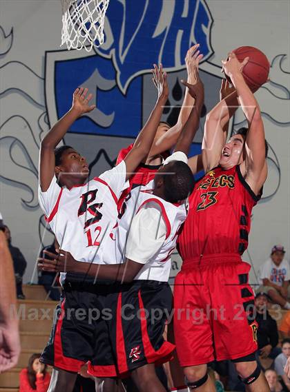 Thumbnail 3 in Palm Desert vs Palm Springs (MaxPreps Holiday Classic) photogallery.