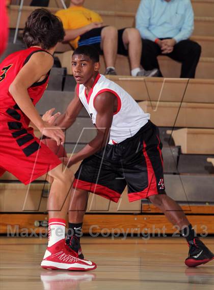 Thumbnail 1 in Palm Desert vs Palm Springs (MaxPreps Holiday Classic) photogallery.