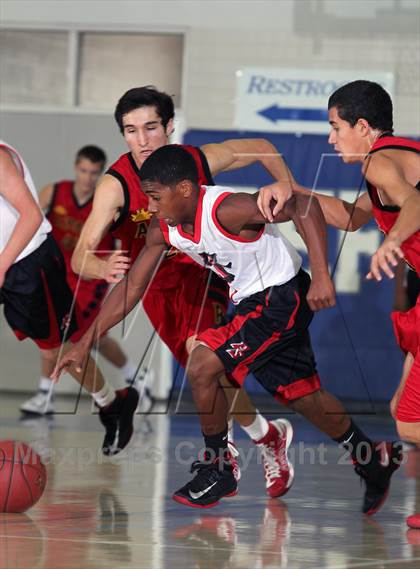 Thumbnail 3 in Palm Desert vs Palm Springs (MaxPreps Holiday Classic) photogallery.